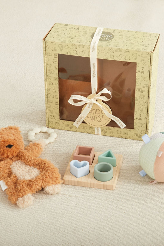 Hello Baby 6-9 Month Gift Set