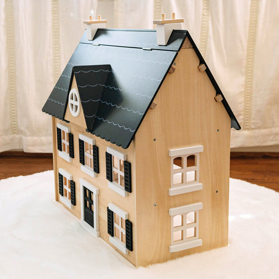 Dollhouse & Accessories Bundle