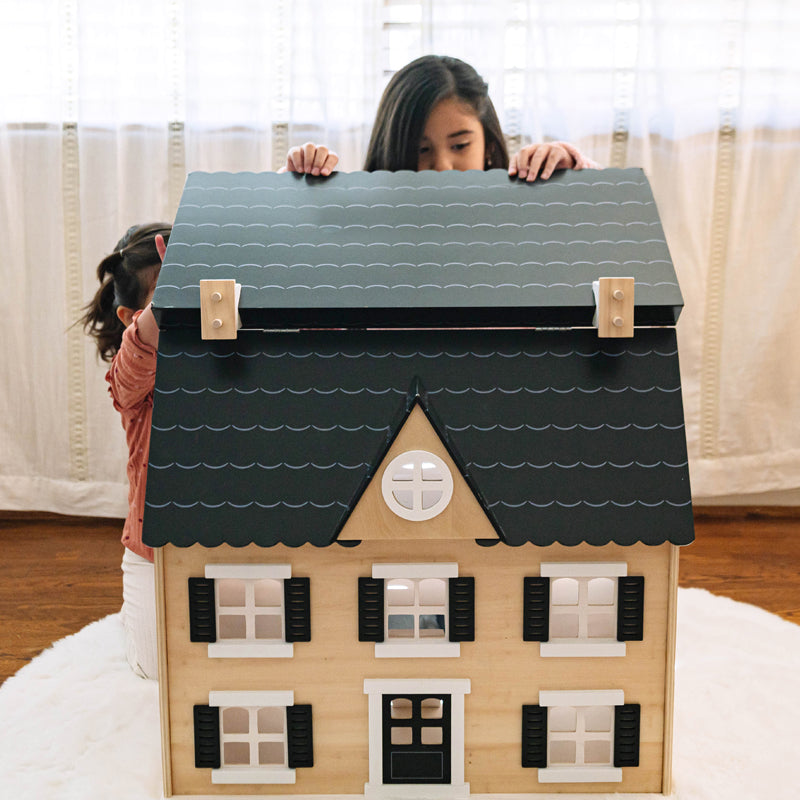 Dollhouse & Accessories Bundle